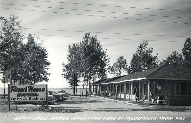 Ranch House Motel - Old Postcard (newer photo)